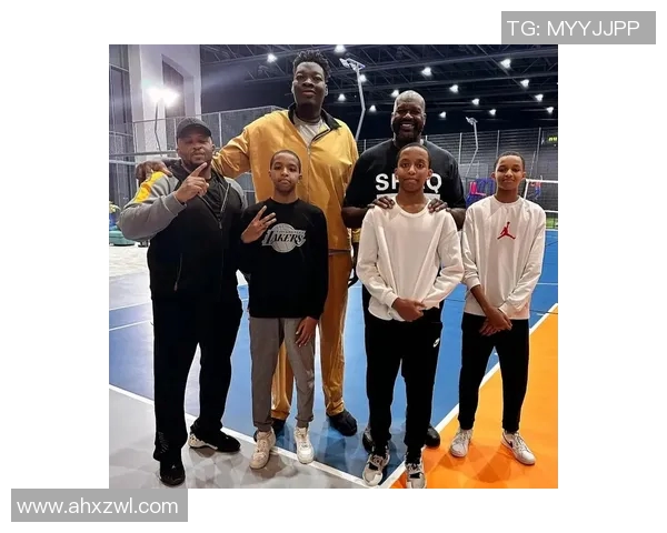 奥尼尔与录像中的姚明对决谁才是篮球巨星的真正代表