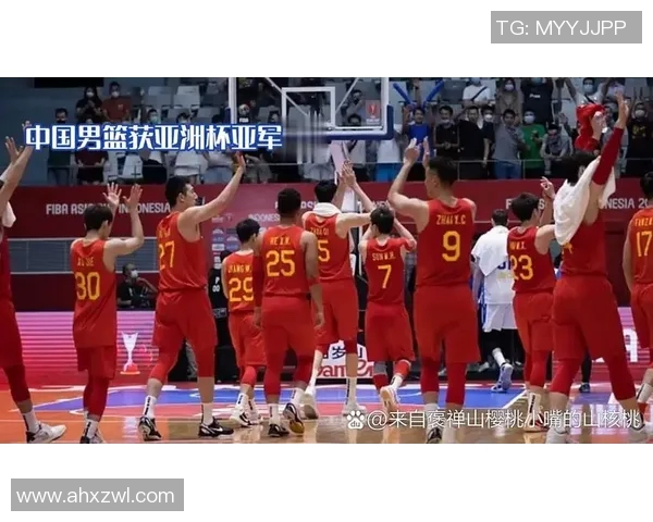 中国男篮迎战澳大利亚队力争胜利展现团队精神与实力