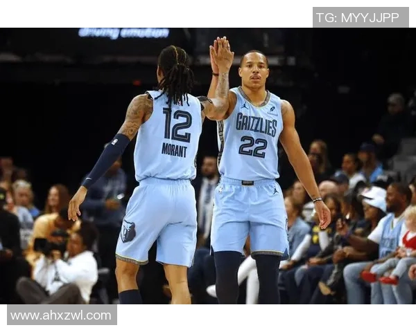 灰熊与马刺季后赛对决回顾：激烈角逐与精彩瞬间的完美结合