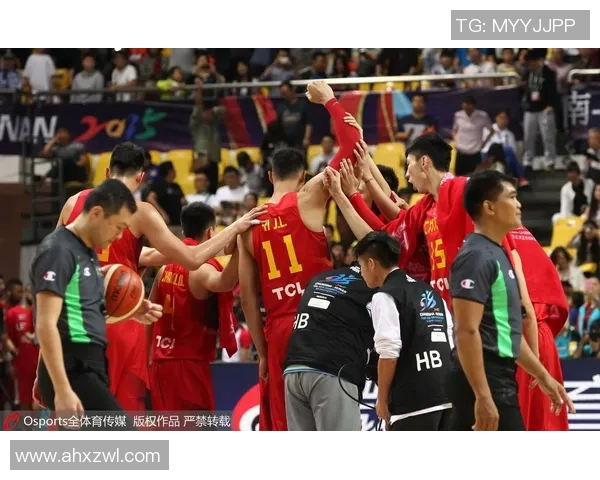 中华台北白队迎战伊朗队争夺亚洲篮球赛重要胜利的精彩对决
